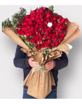 100 Kırmızı 1 Beyaz Gül