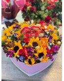 Kalpli Kutuda Çikolata ve Çiçekler