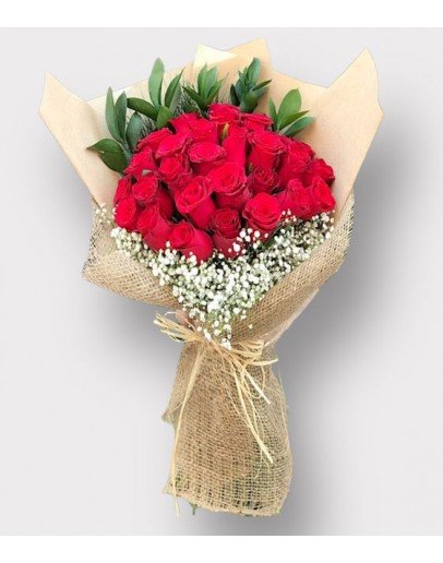 Hasır Ambalajında 29 Adet Kırmızı Gül