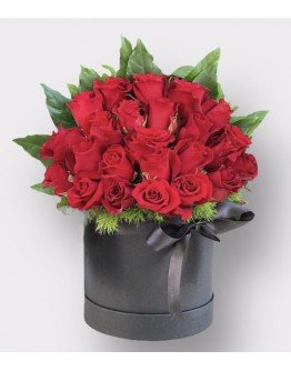 Siyah Kutuda 25 Adet Kırmızı Güller