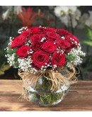 Akvaryum Vazoda Kırmızı Güller