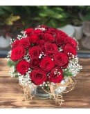 Akvaryum Vazoda Kırmızı Güller