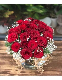 Akvaryum Vazoda Kırmızı Güller