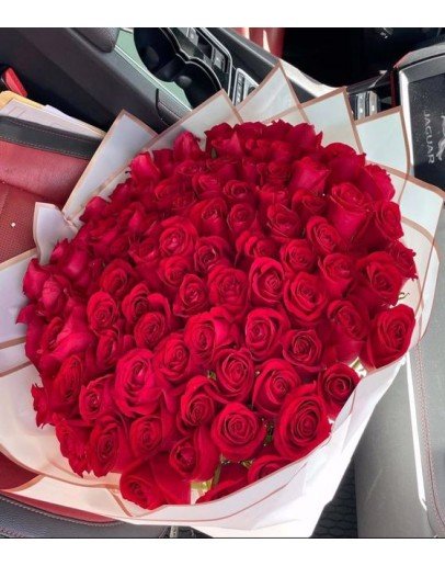 Beyaz Ambalajında 101 Adet Kırmızı Gül