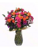 Cam Vazosunda Renkli Güller