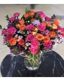 Cam Vazosunda Renkli Güller