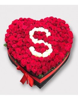 Kalp Kutuda Kırmızı Gül