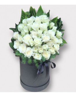 35 Adet Kutu İçinde Beyaz Güller