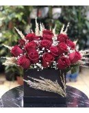 Kutuda Kırmızı Gül Tasarımı