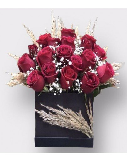 Kutuda Kırmızı Gül Tasarımı