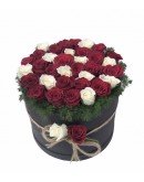 Kutuda Kırmızı Beyaz Güller